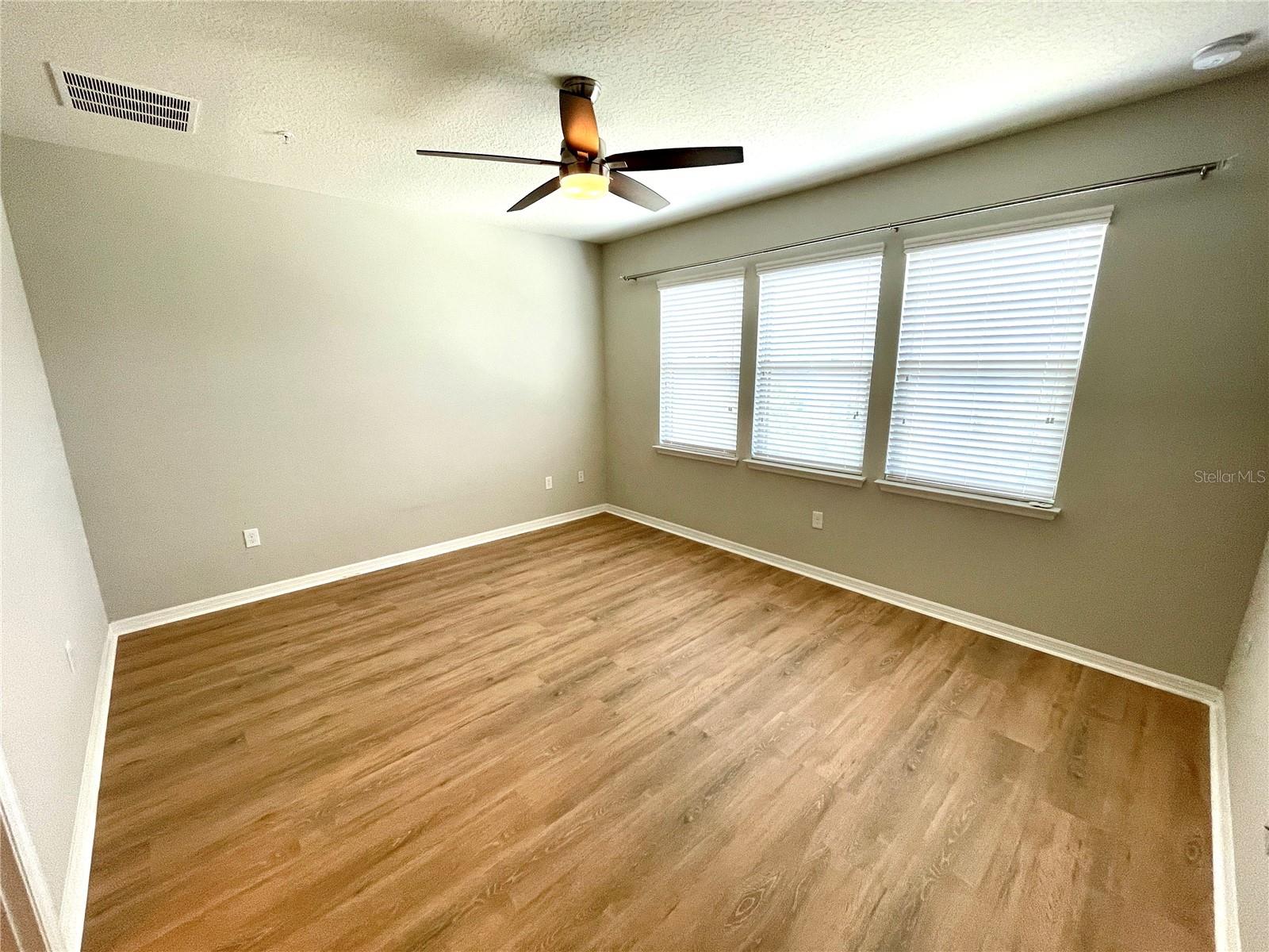 OVIEDO PARK TERRACE - Residential Lease
