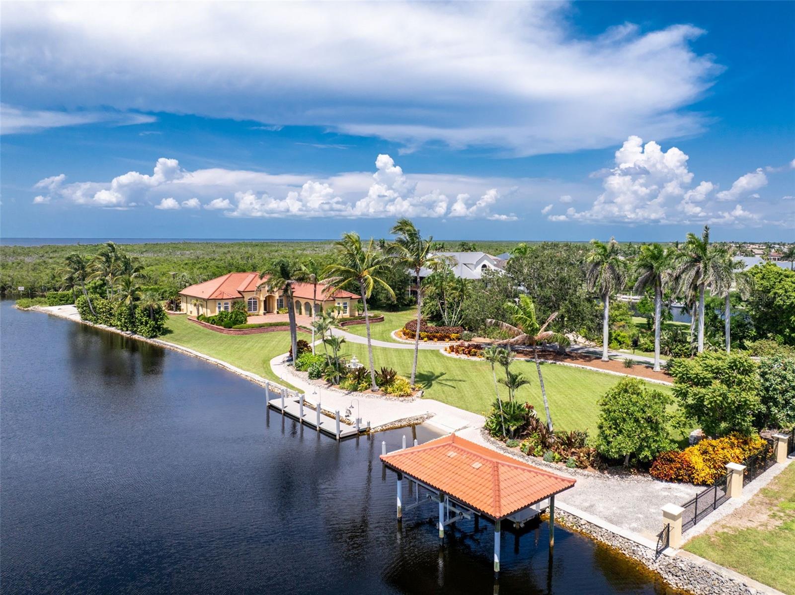 2000 MIDWAY ESTATES - Residential