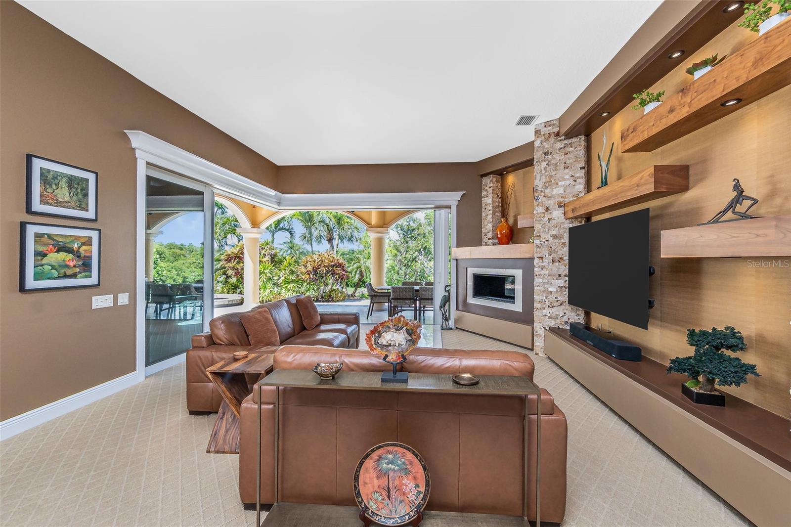 2000 MIDWAY ESTATES - Residential