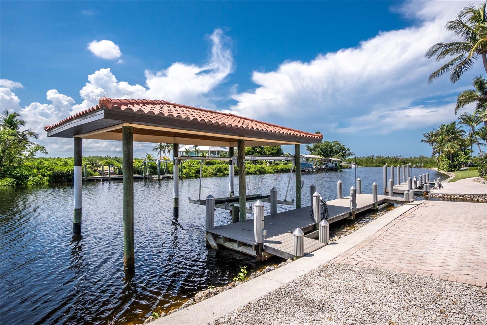 2000 MIDWAY ESTATES - Residential