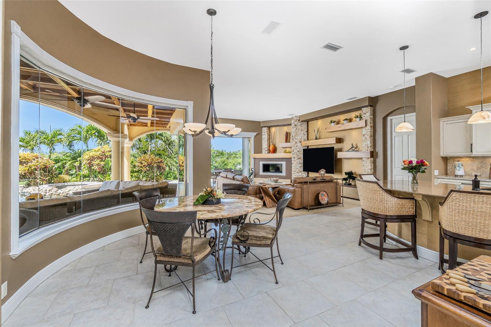 2000 MIDWAY ESTATES - Residential