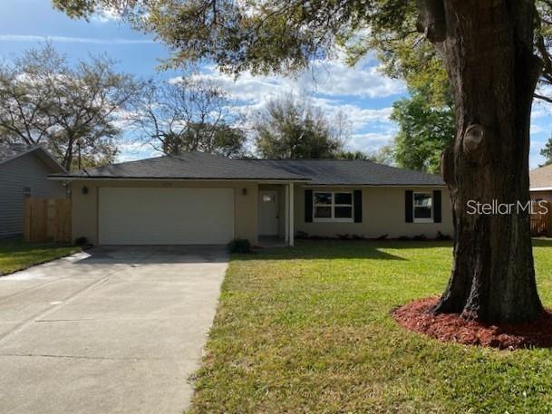 Great Totally Updated Home, Nice Laminate Floors,Newer Appliances,Screened Porch, 2 Car Garage,Large Yard, Ready for some great tenants,Lawn Service Included