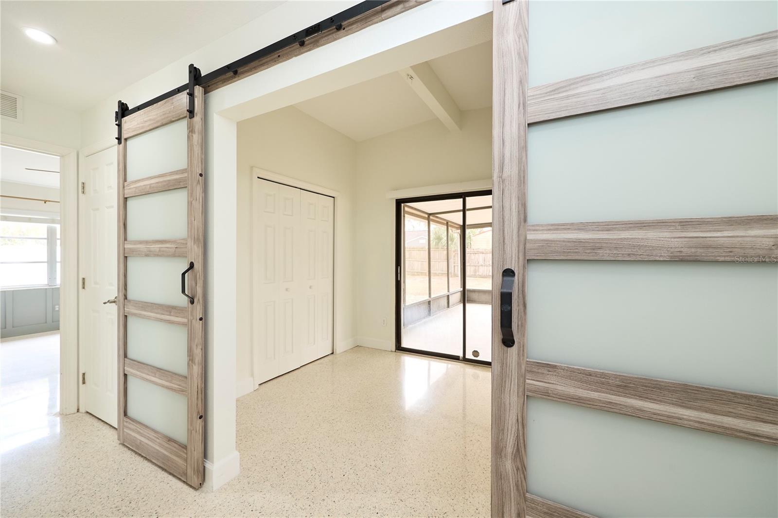 CARROLLWOOD SUB UNIT 1 - Residential Lease