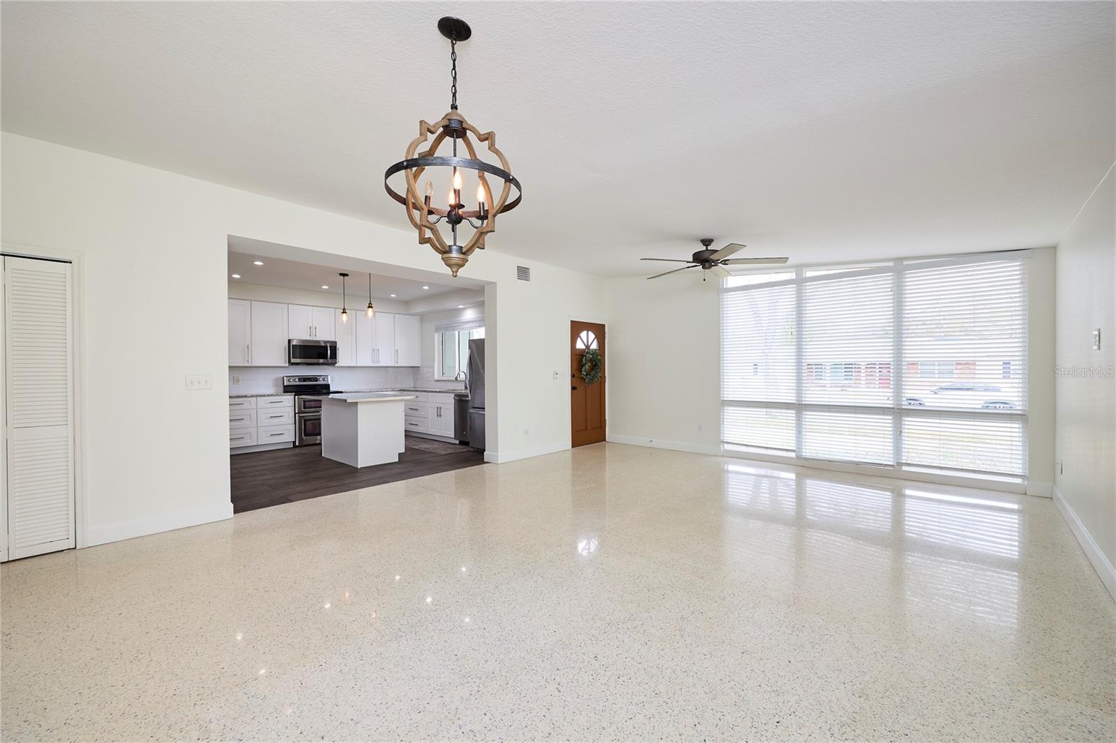 CARROLLWOOD SUB UNIT 1 - Residential Lease