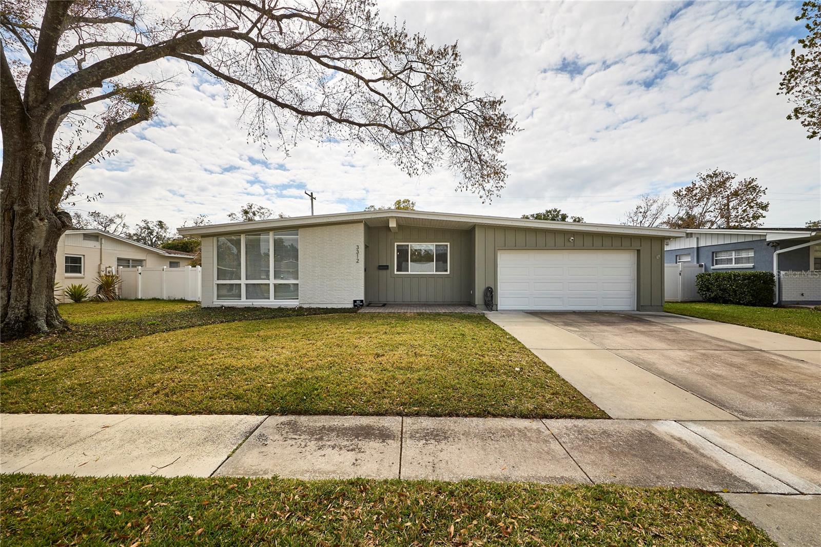 CARROLLWOOD SUB UNIT 1 - Residential Lease