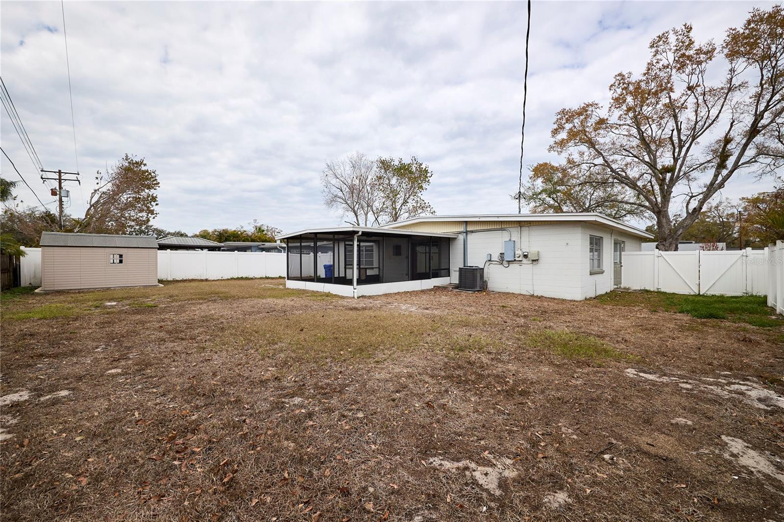 CARROLLWOOD SUB UNIT 1 - Residential Lease