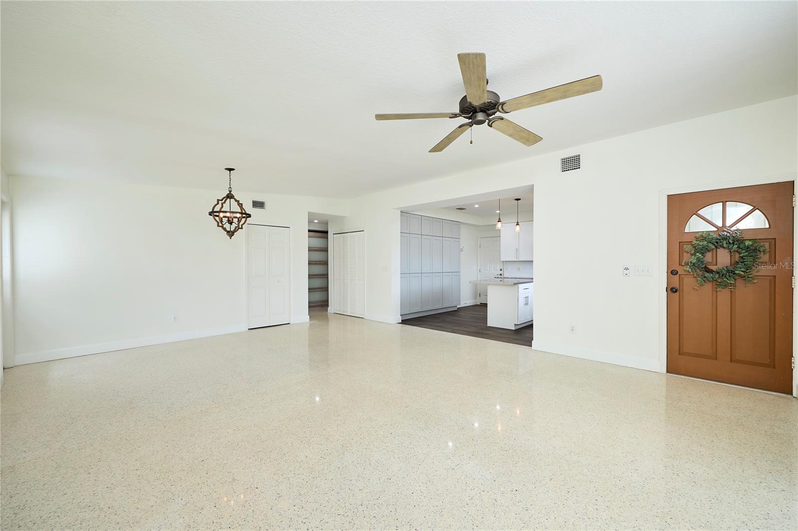 CARROLLWOOD SUB UNIT 1 - Residential Lease