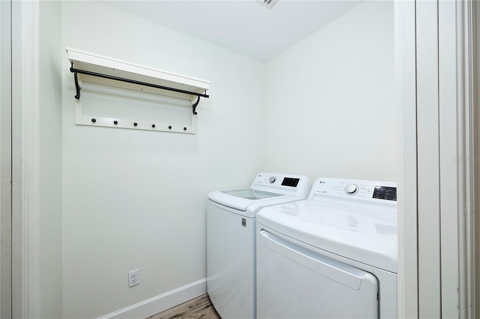 CARROLLWOOD SUB UNIT 1 - Residential Lease