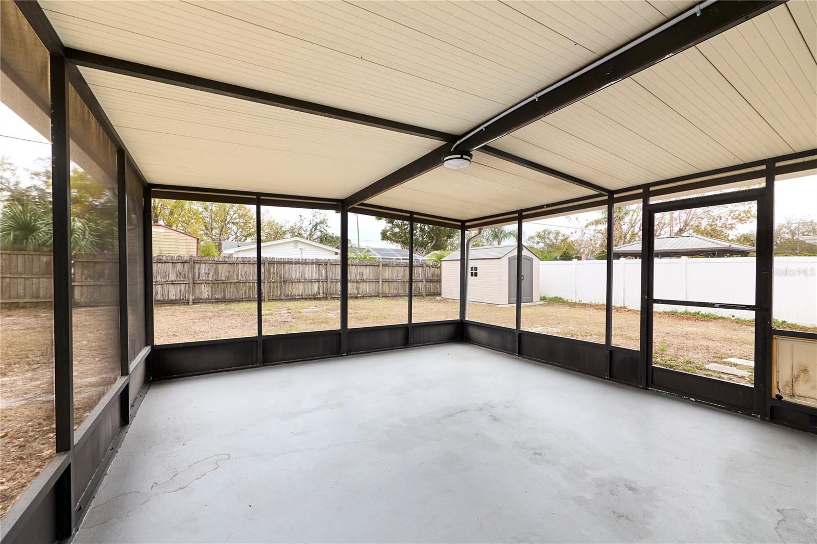 CARROLLWOOD SUB UNIT 1 - Residential Lease
