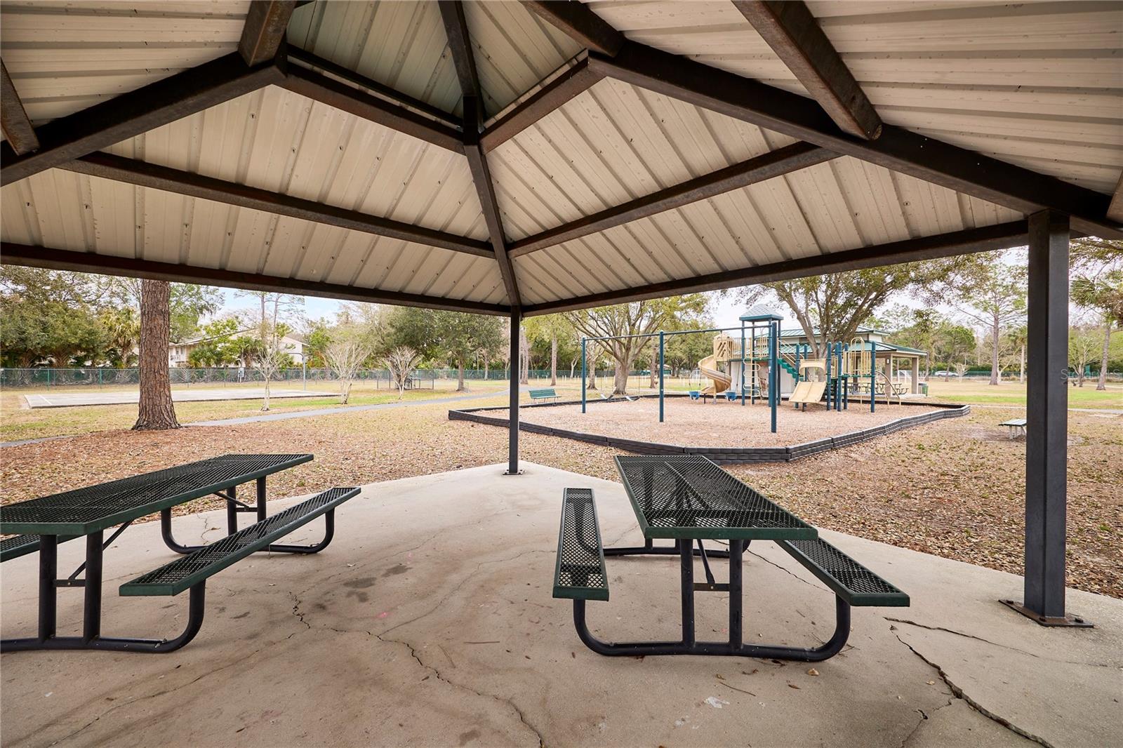 CARROLLWOOD SUB UNIT 1 - Residential Lease