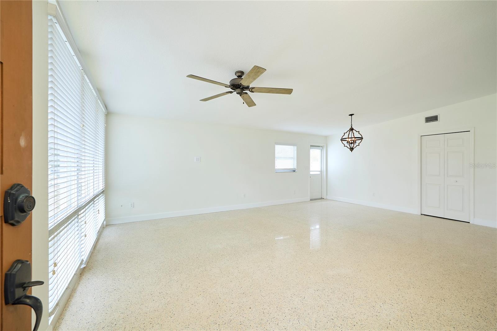 CARROLLWOOD SUB UNIT 1 - Residential Lease