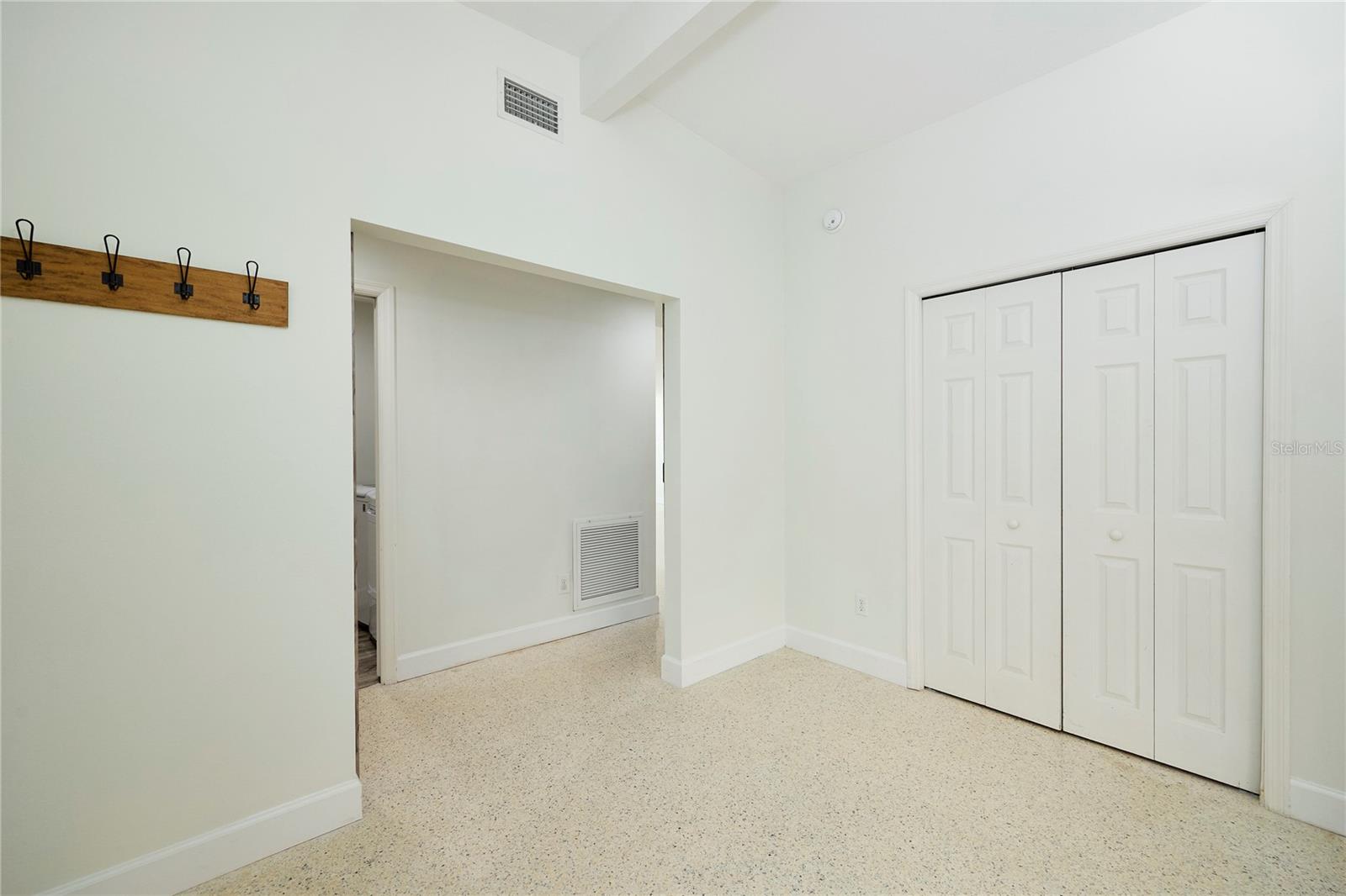 CARROLLWOOD SUB UNIT 1 - Residential Lease