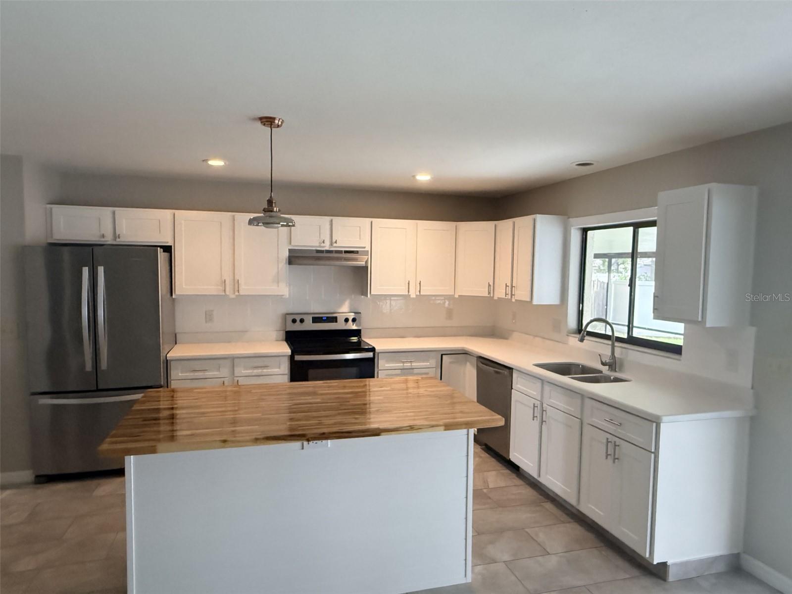 PEBBLE CREEK VILLAGE UNIT 5 - Residential Lease