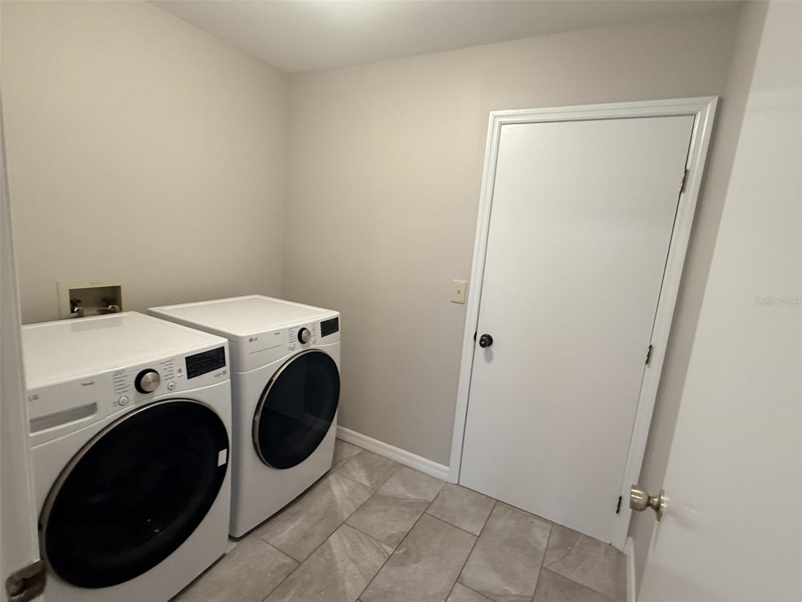 PEBBLE CREEK VILLAGE UNIT 5 - Residential Lease
