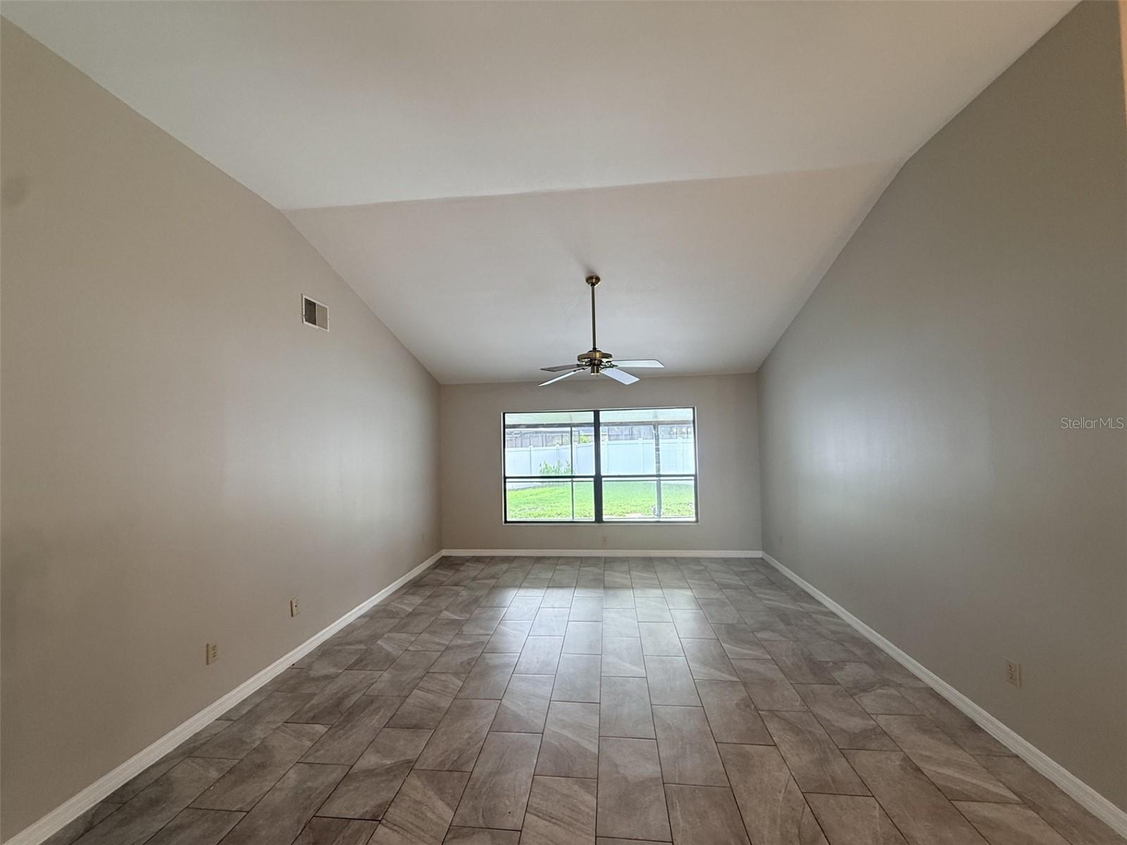 PEBBLE CREEK VILLAGE UNIT 5 - Residential Lease