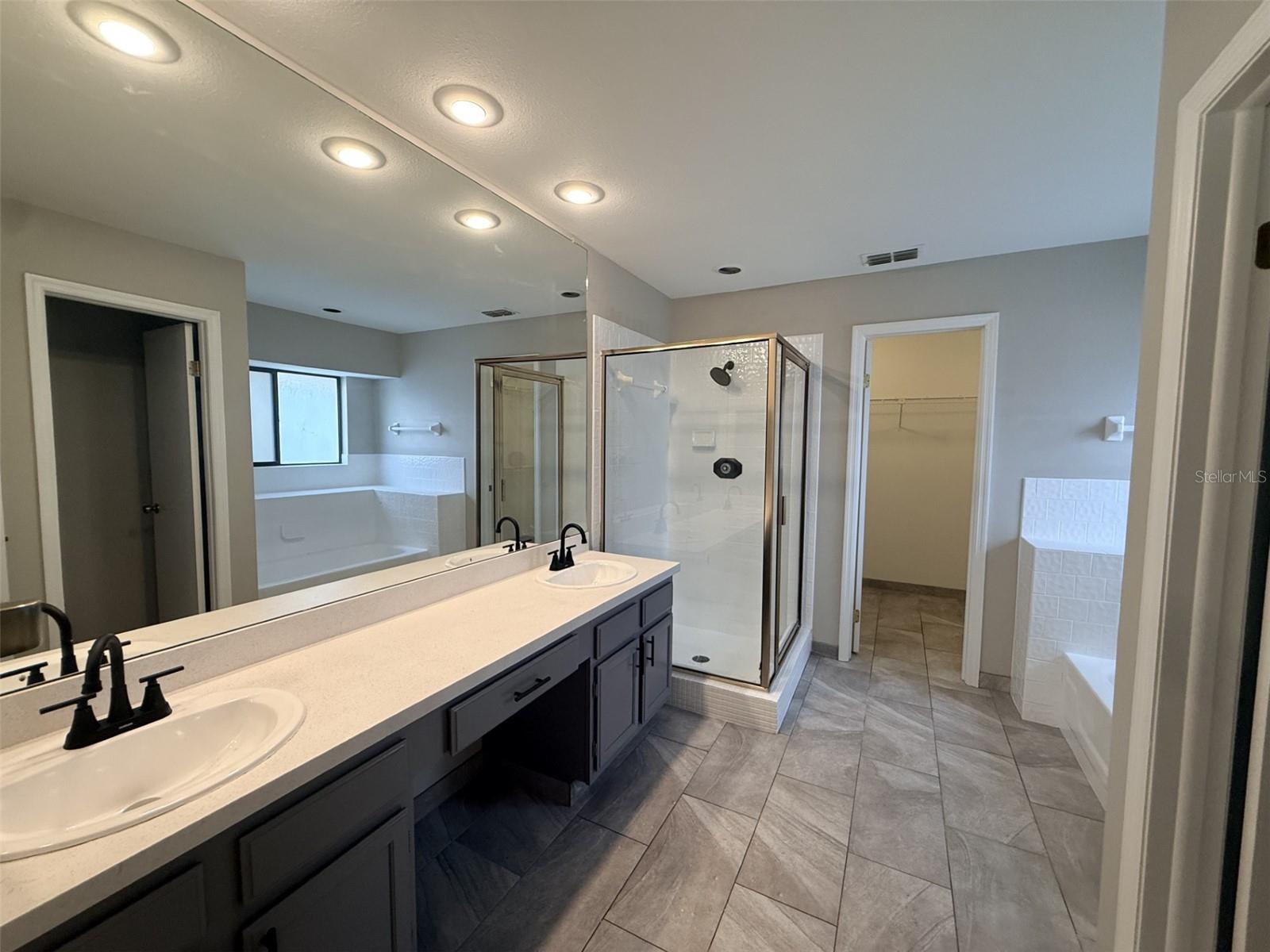 PEBBLE CREEK VILLAGE UNIT 5 - Residential Lease