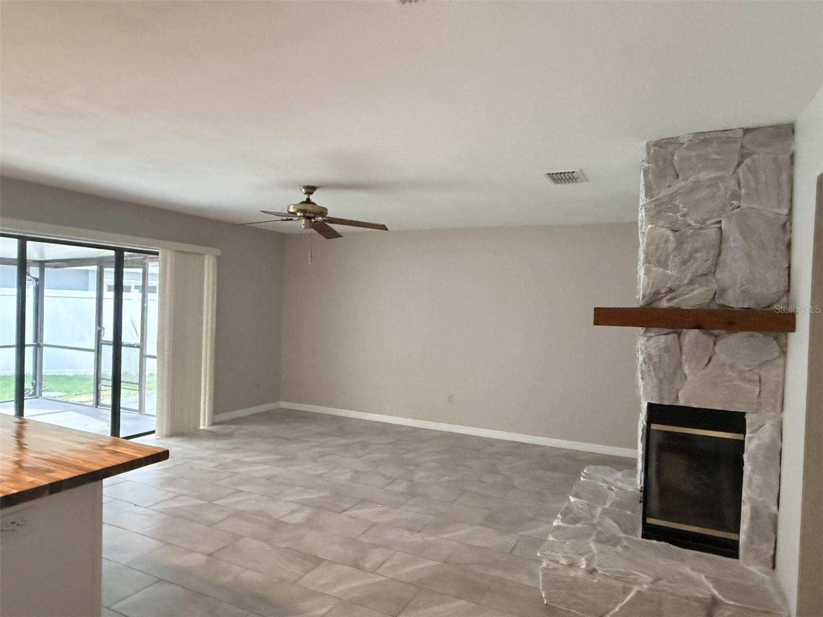 PEBBLE CREEK VILLAGE UNIT 5 - Residential Lease