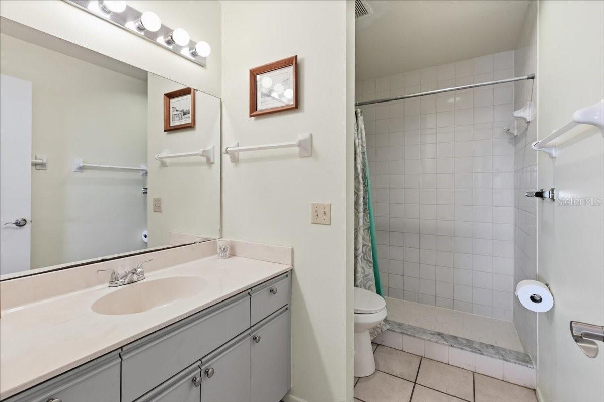FIDDLERS GREEN II CONDO - Residential