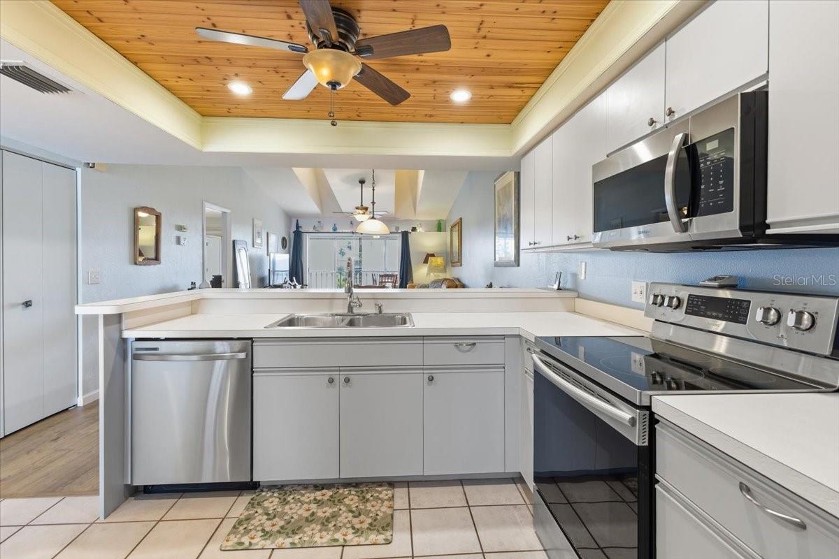 FIDDLERS GREEN II CONDO - Residential