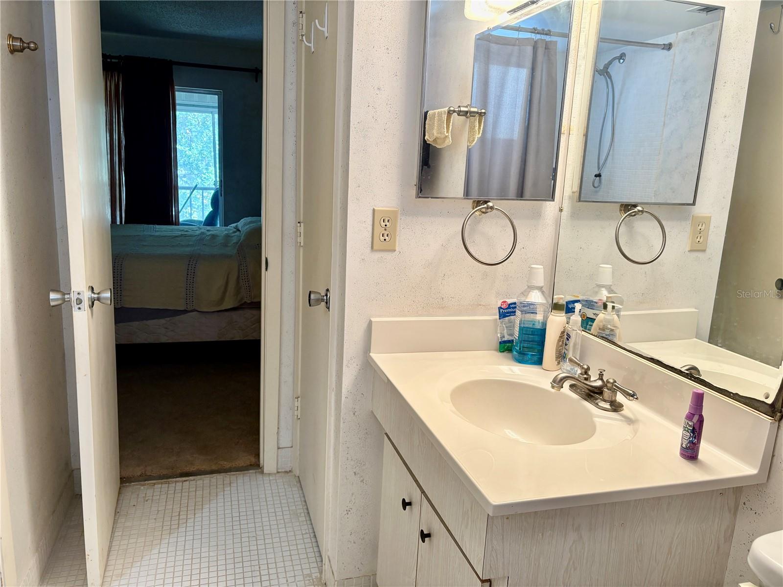 GLEN OAKS GARDEN APTS 2 PH2 - Residential