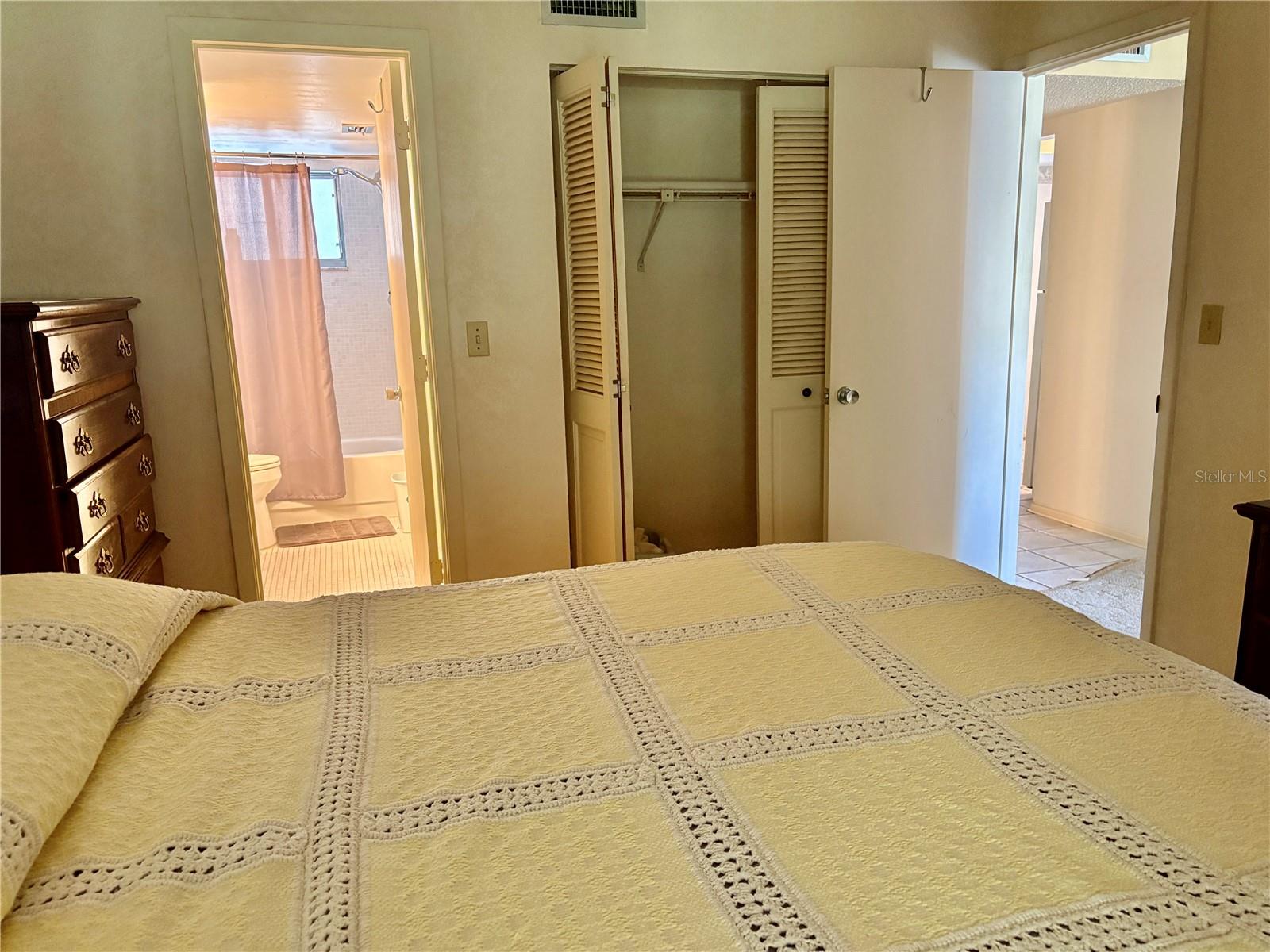GLEN OAKS GARDEN APTS 2 PH2 - Residential