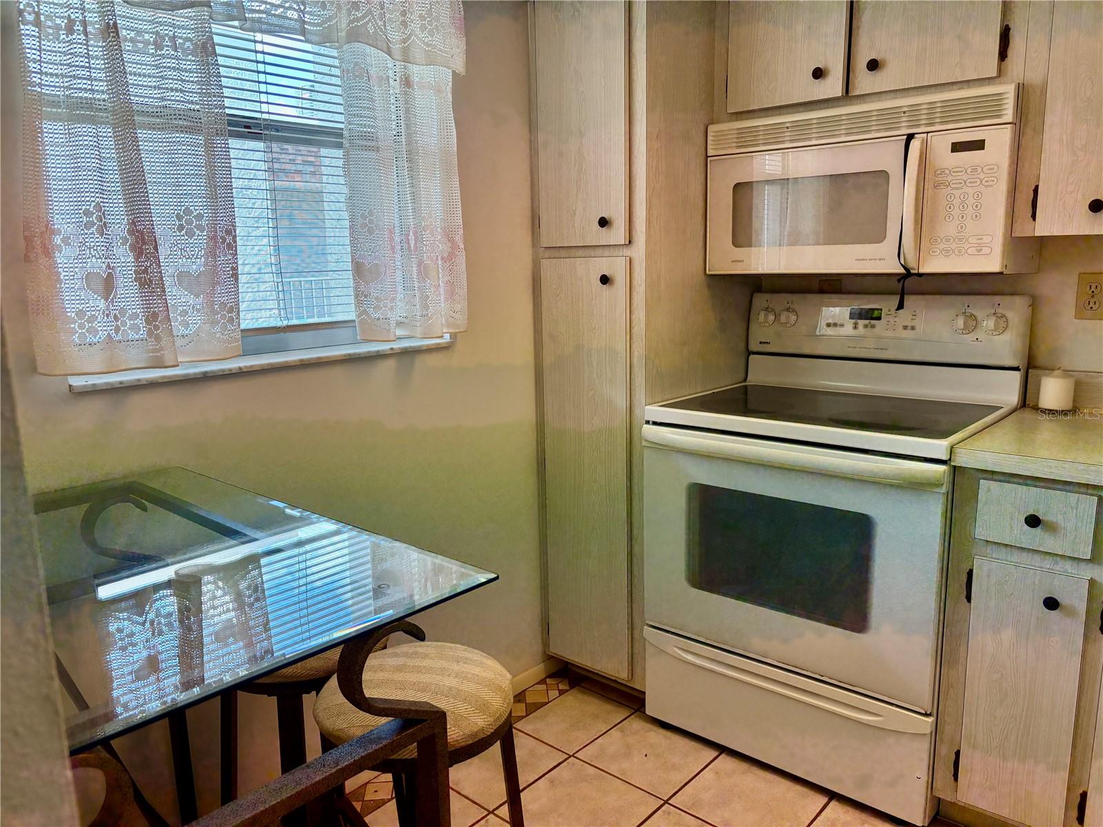 GLEN OAKS GARDEN APTS 2 PH2 - Residential
