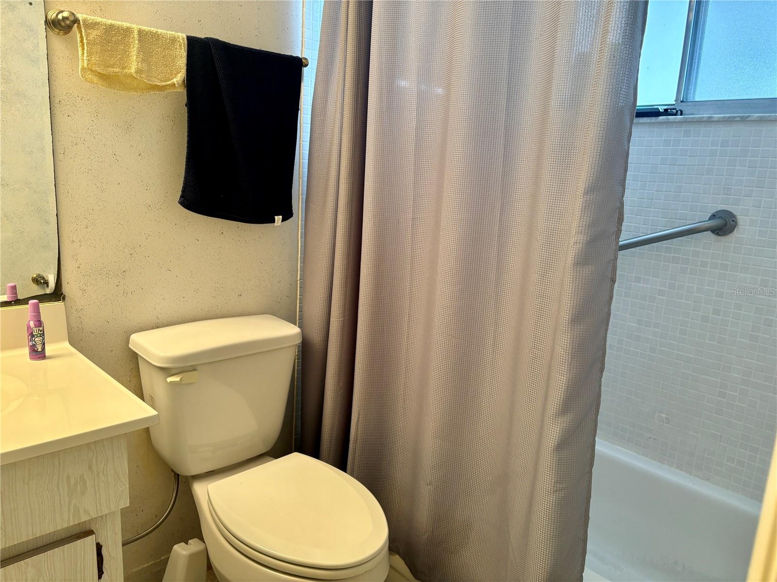 GLEN OAKS GARDEN APTS 2 PH2 - Residential