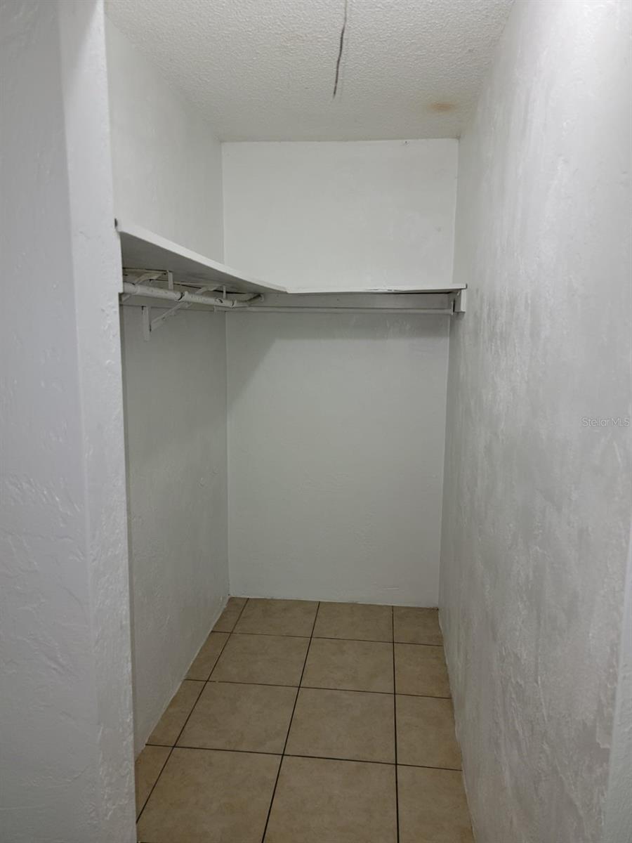 MASON & CARSWELLS HOLLY HIL - Residential Lease