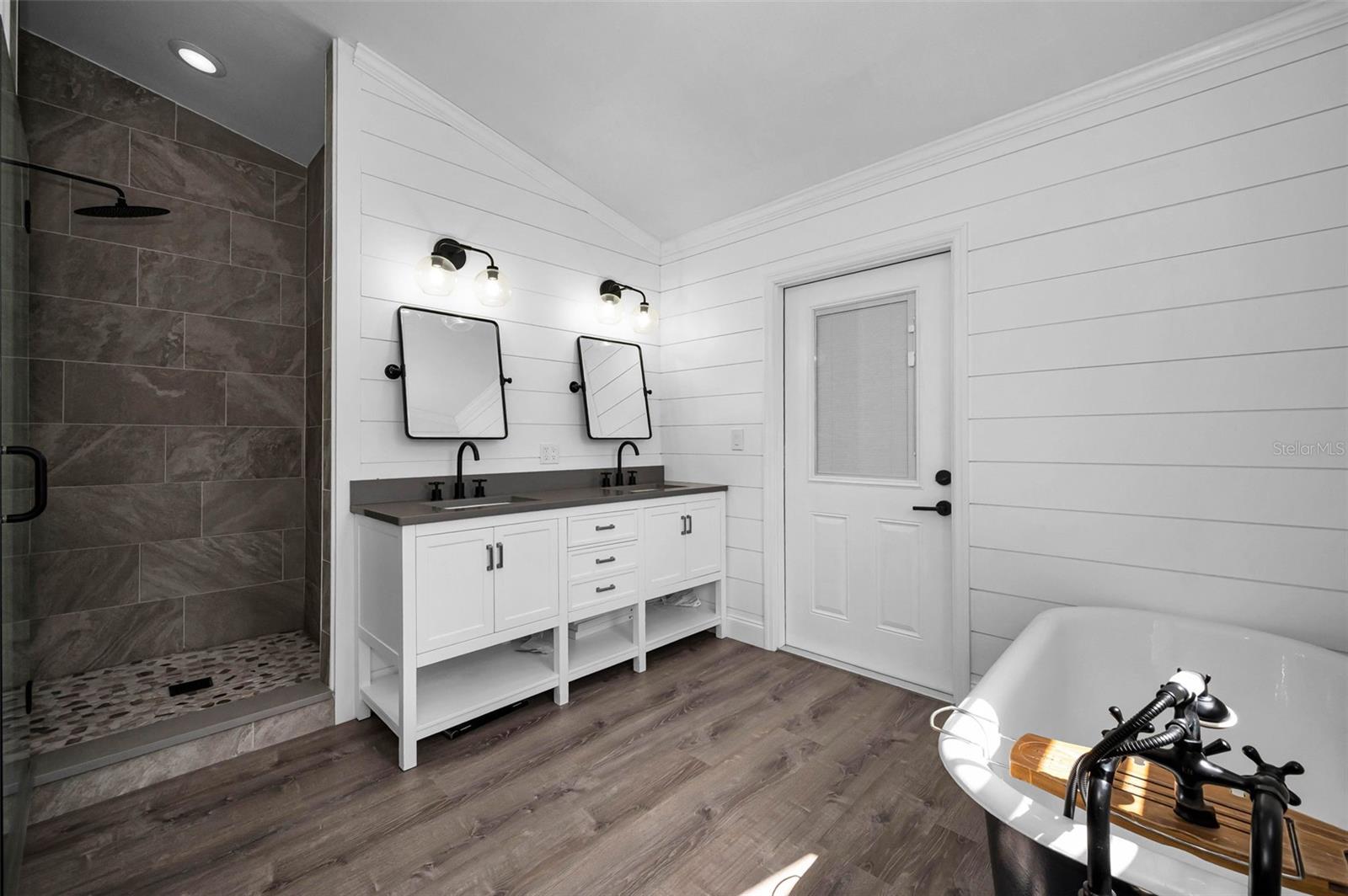 KENNEDYS HARRY SUB - Residential