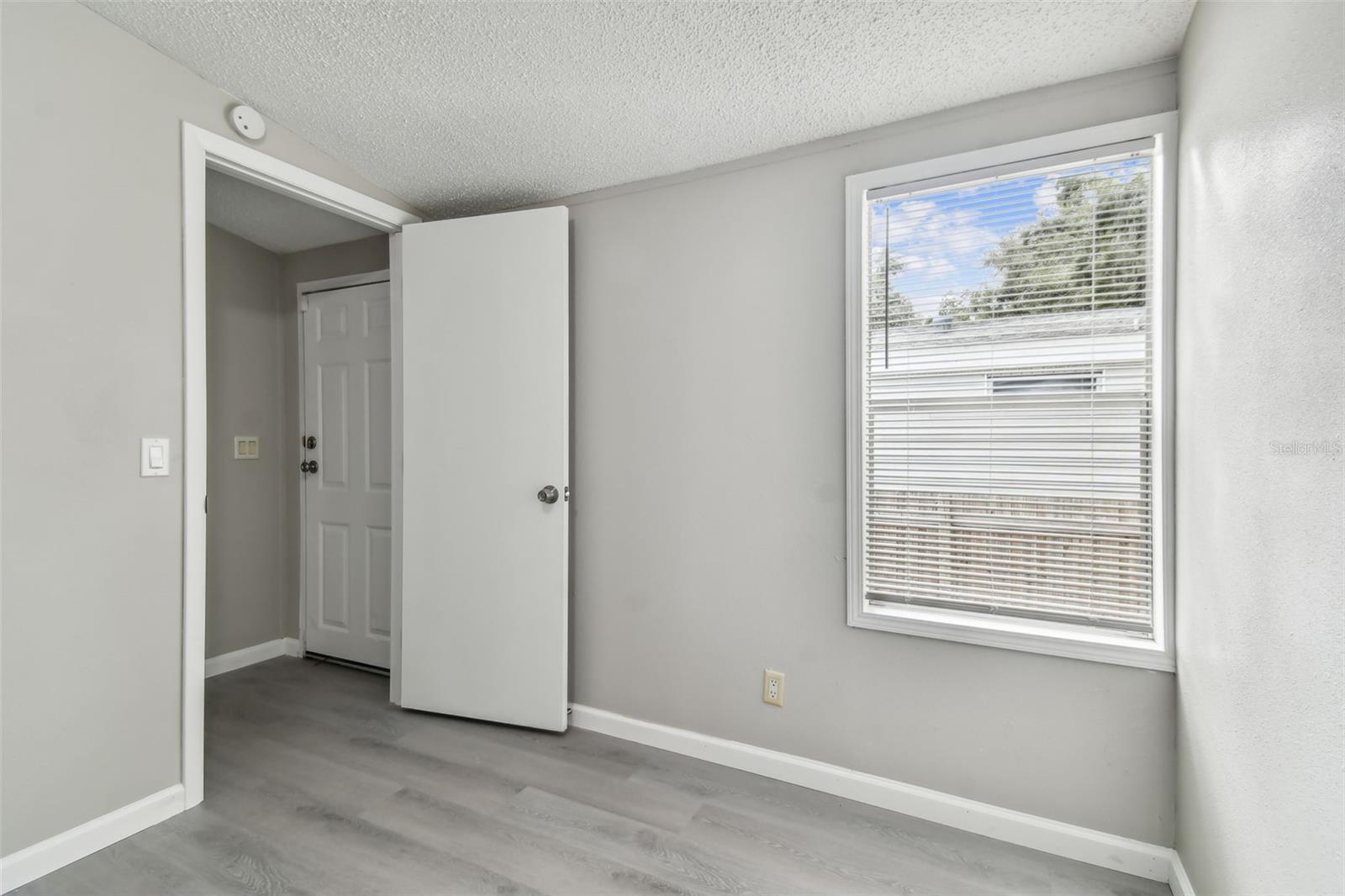 BAY HILLS VILLAGE A CONDOMINIUM LOT 19 BLOCK 2 - Residential