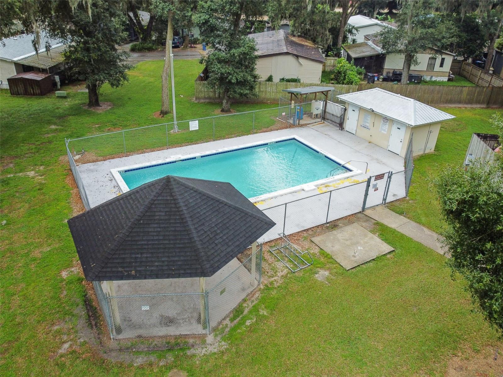 BAY HILLS VILLAGE A CONDOMINIUM LOT 19 BLOCK 2 - Residential