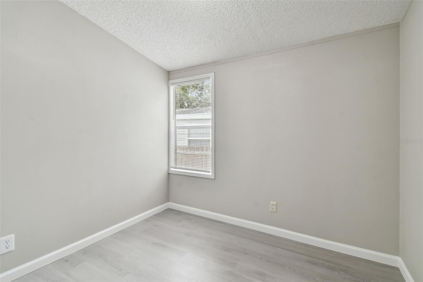 BAY HILLS VILLAGE A CONDOMINIUM LOT 19 BLOCK 2 - Residential