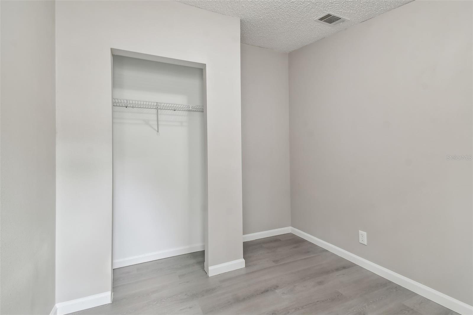 BAY HILLS VILLAGE A CONDOMINIUM LOT 19 BLOCK 2 - Residential