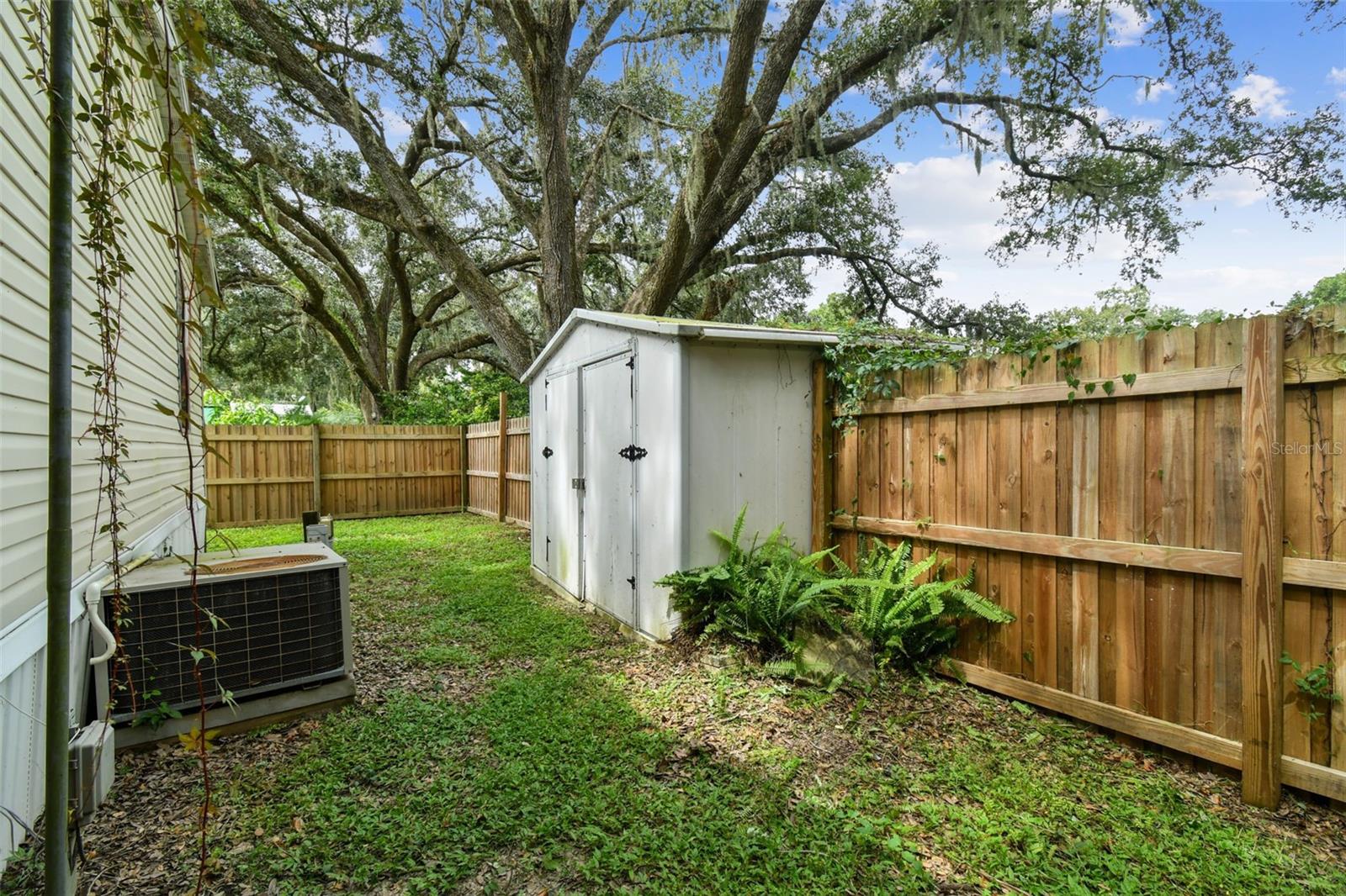 BAY HILLS VILLAGE A CONDOMINIUM LOT 19 BLOCK 2 - Residential