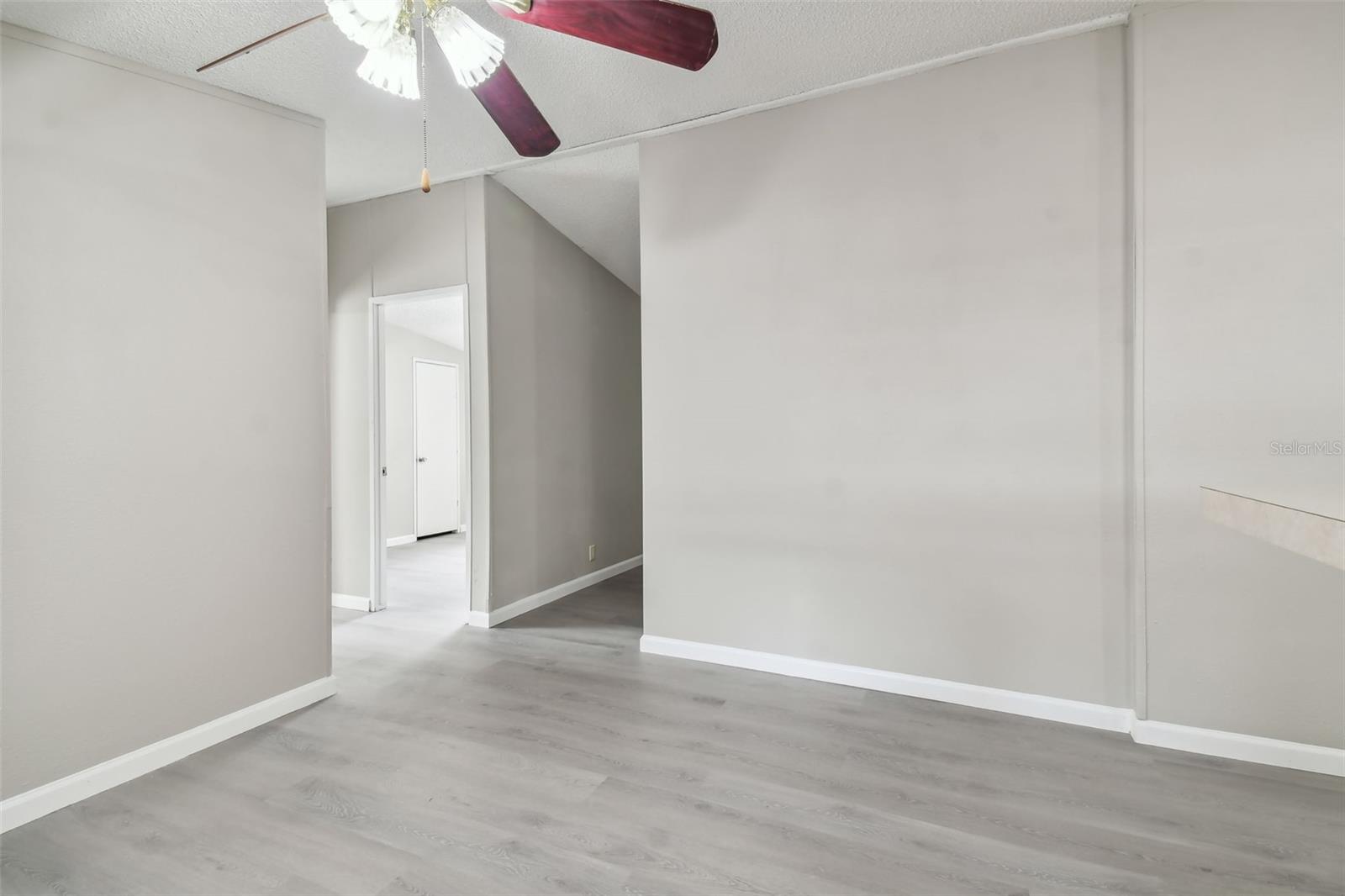 BAY HILLS VILLAGE A CONDOMINIUM LOT 19 BLOCK 2 - Residential
