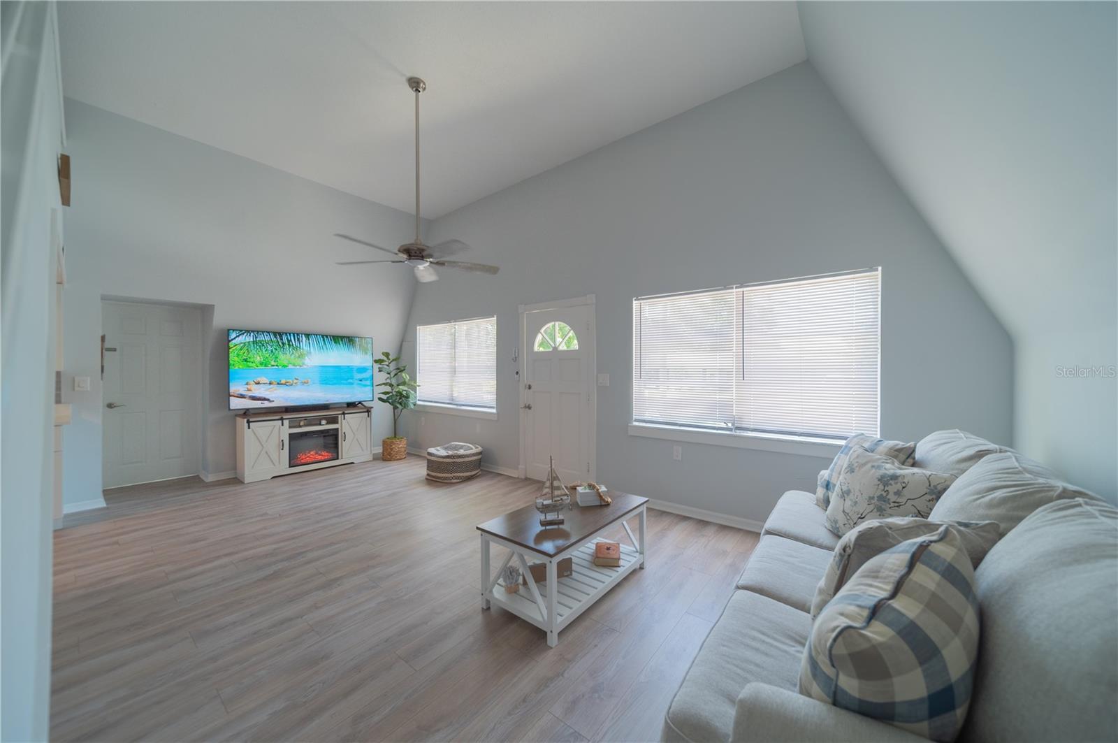 BAY POINT CORR OF - Residential