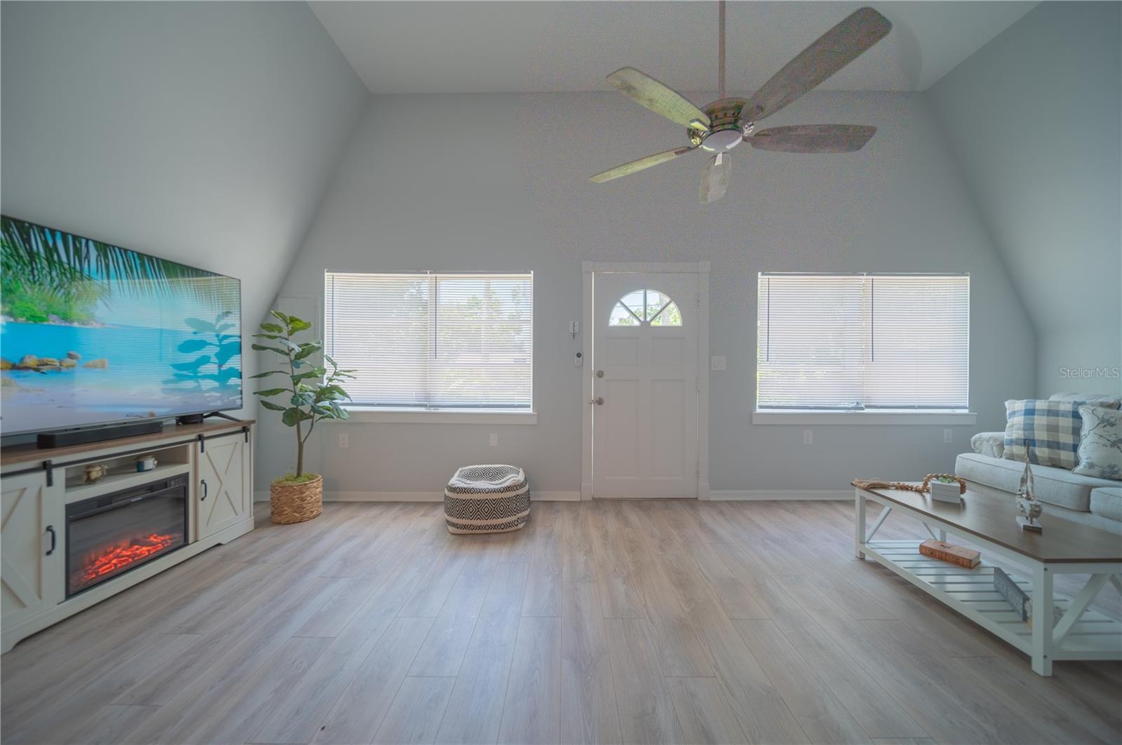 BAY POINT CORR OF - Residential