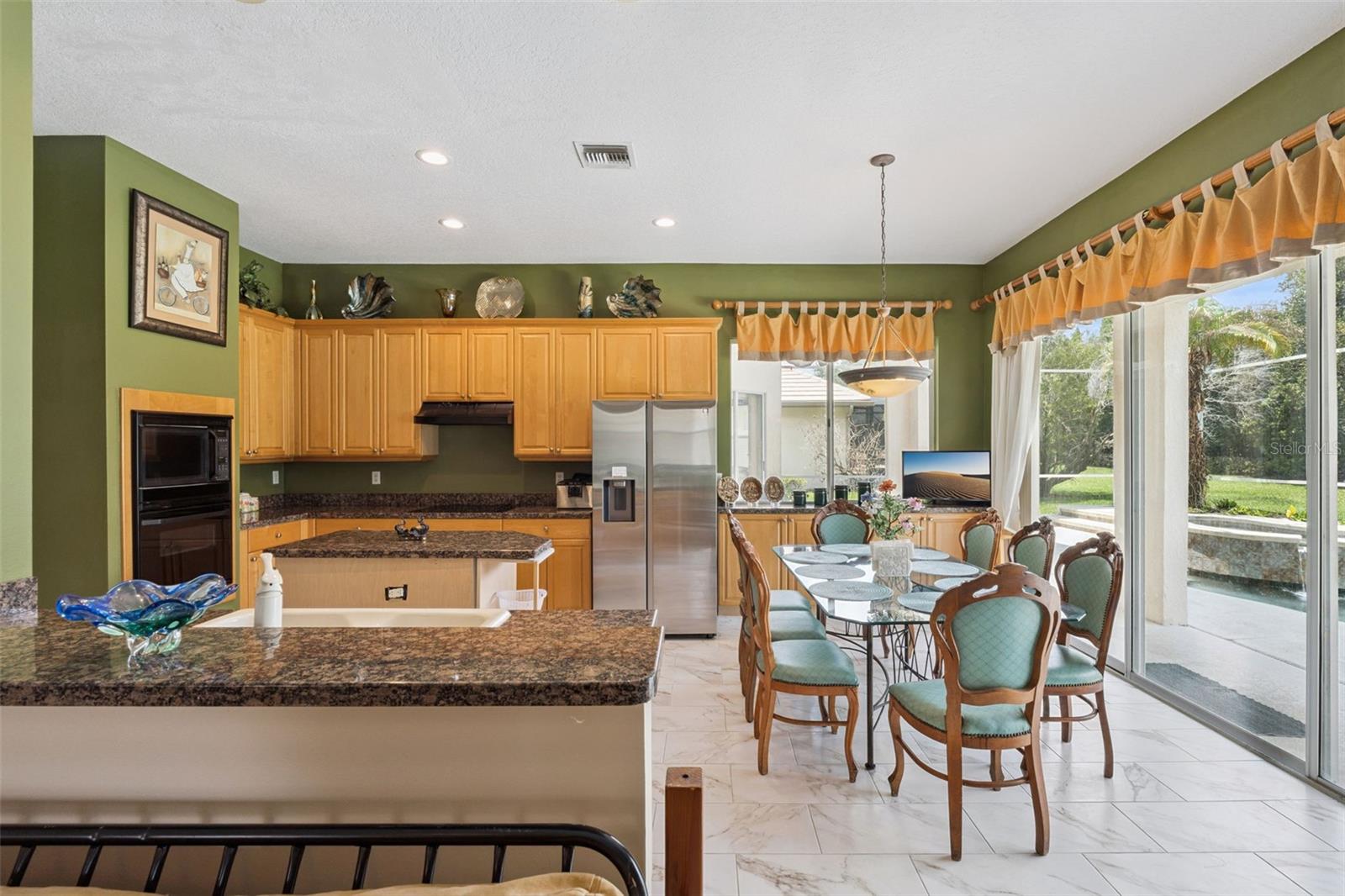 HERITAGE BAY DRIVE PHILLIPS FLR - Residential
