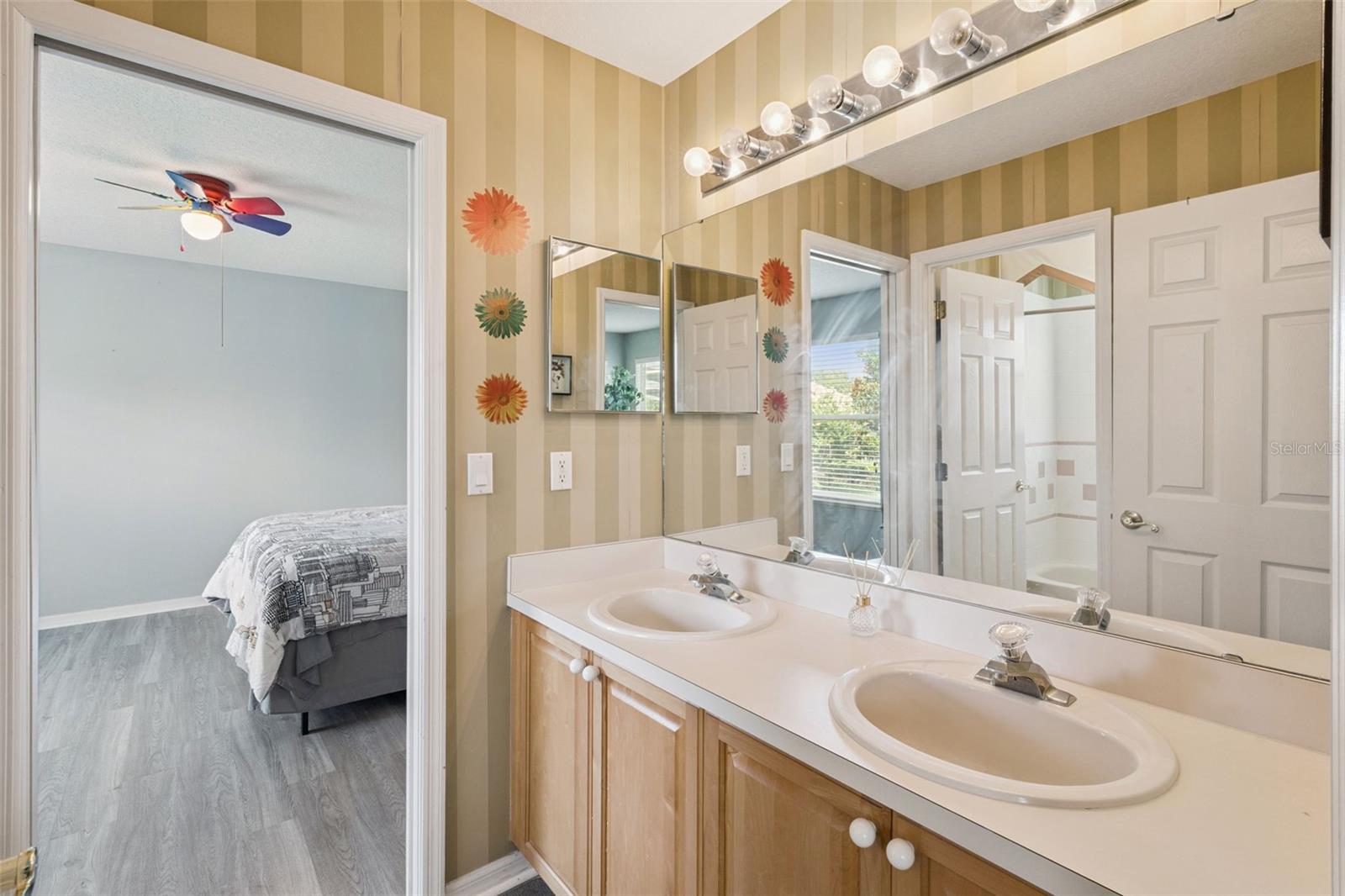 HERITAGE BAY DRIVE PHILLIPS FLR - Residential