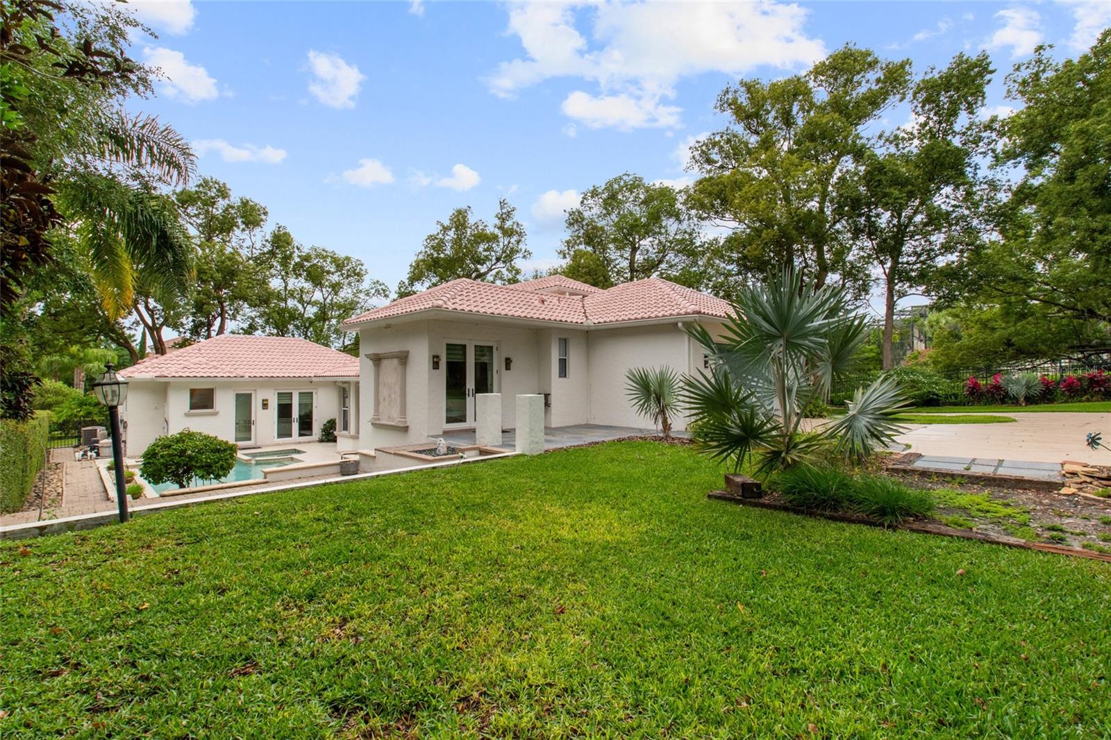 SPRING LAKE POINTE - Residential