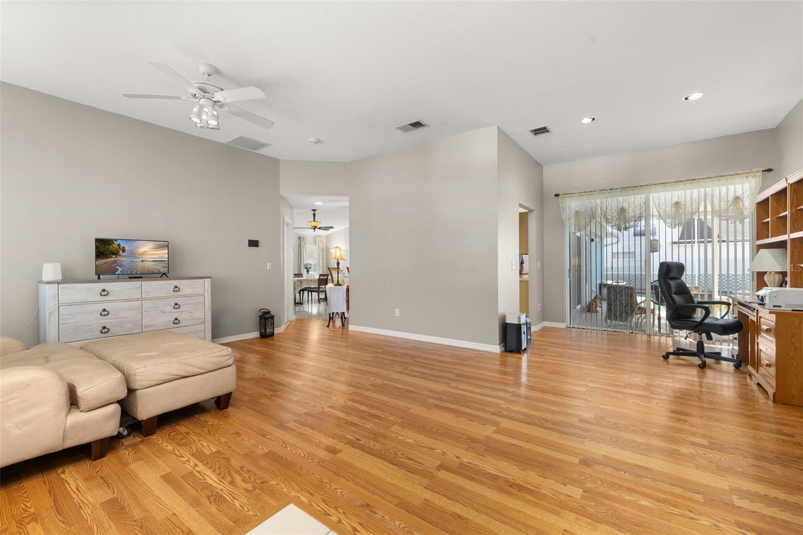LINDFIELDS UNIT 3 - Residential
