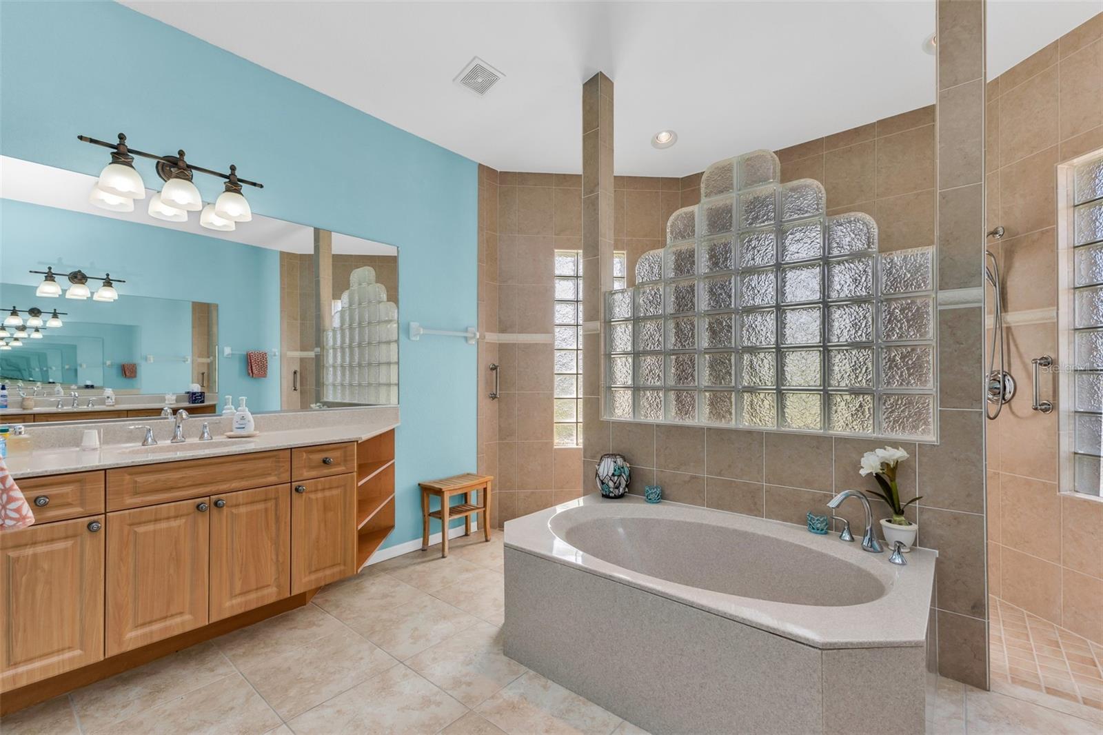 ROTONDA WEST PINE VALLEY - Residential