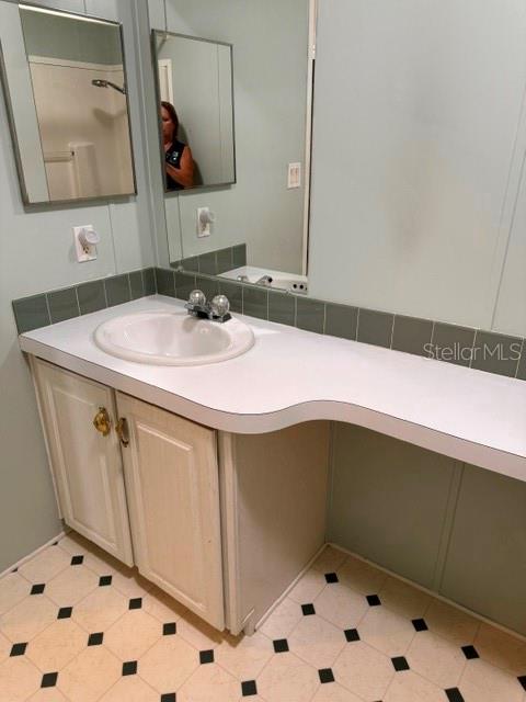LEISURE LAKE VILLAGE CONDO - Residential Lease
