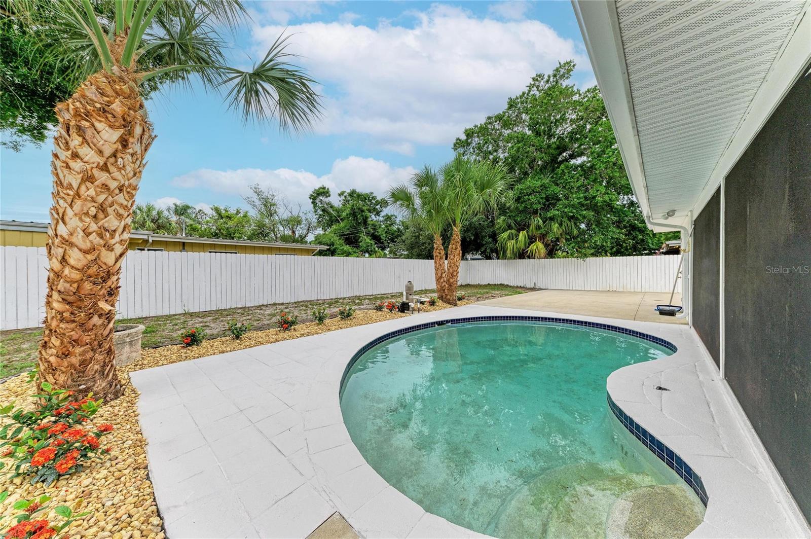 SOUTH GATE - Residential