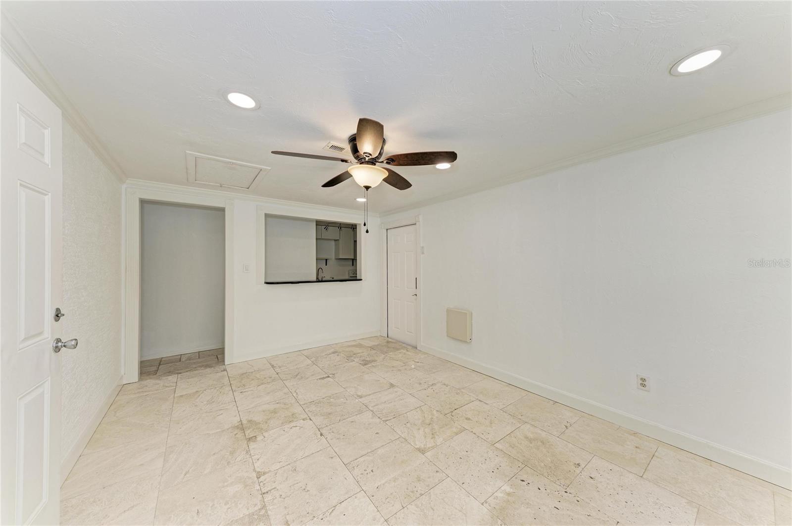 SOUTH GATE - Residential