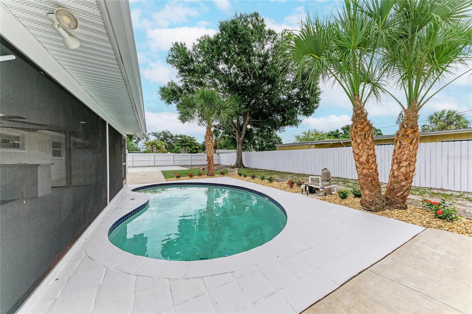 SOUTH GATE - Residential