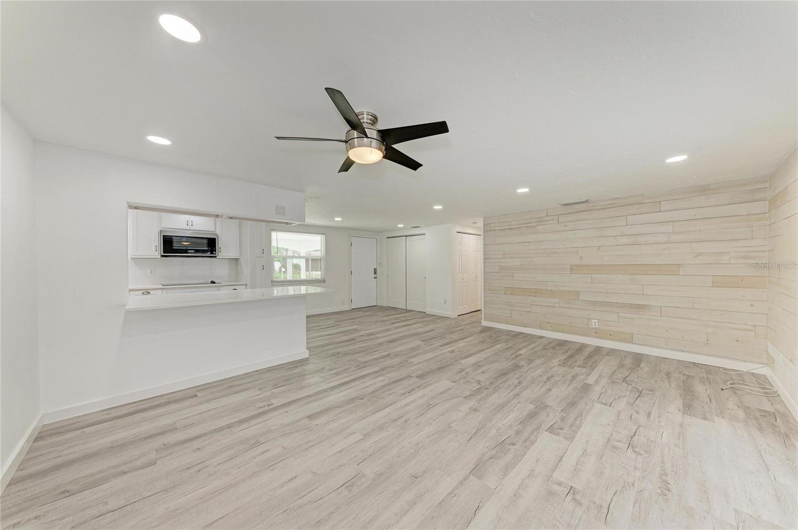 SOUTH GATE - Residential