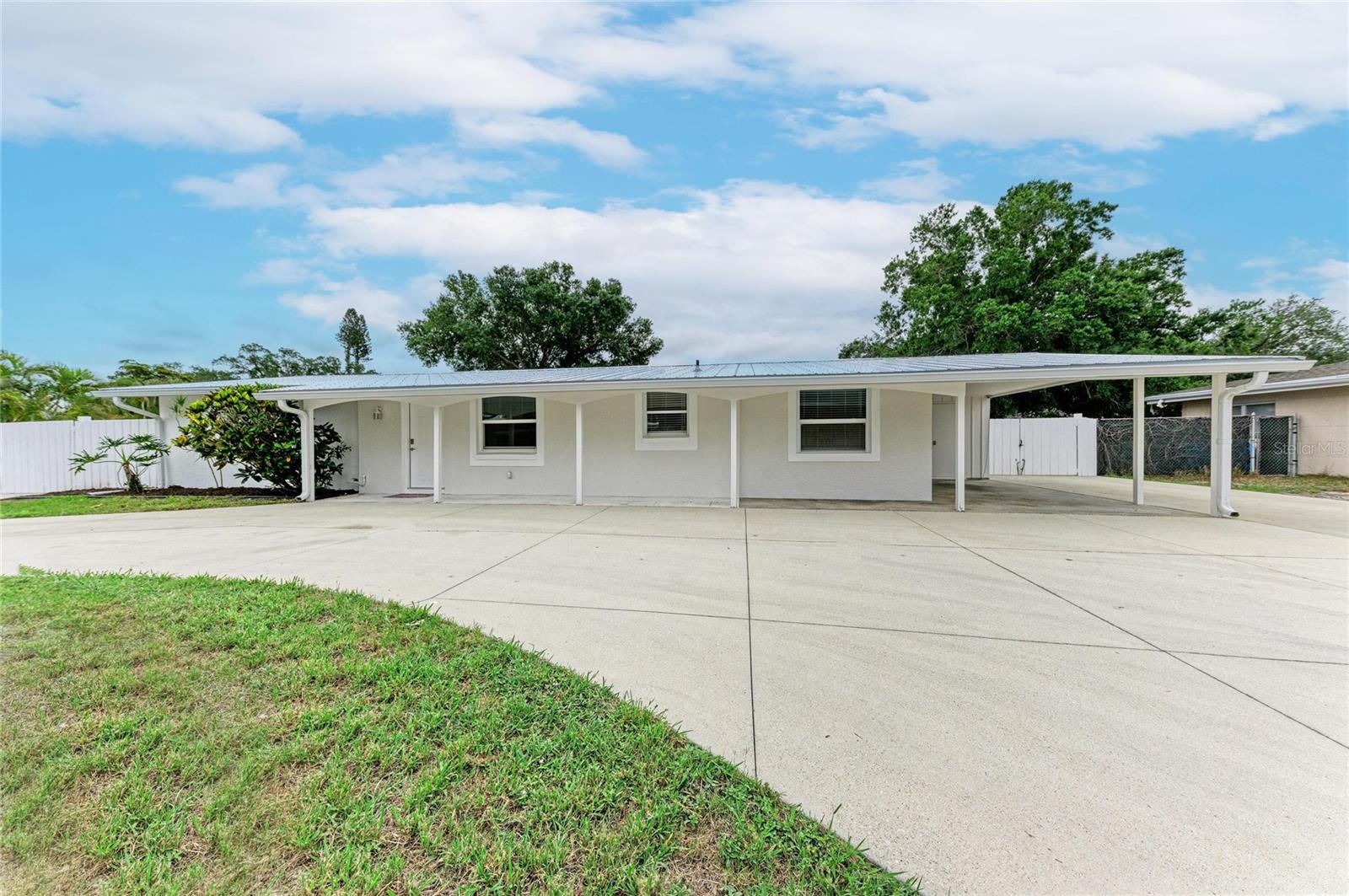 SOUTH GATE - Residential