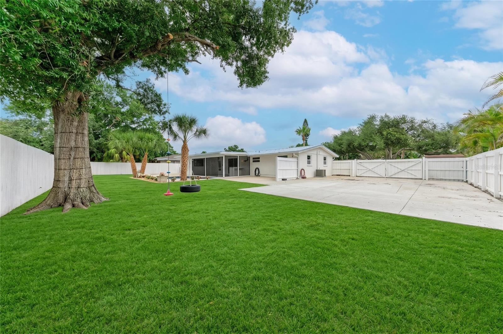 SOUTH GATE - Residential