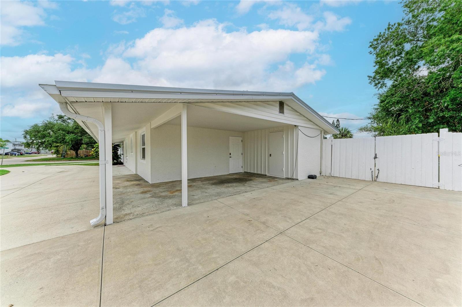 SOUTH GATE - Residential